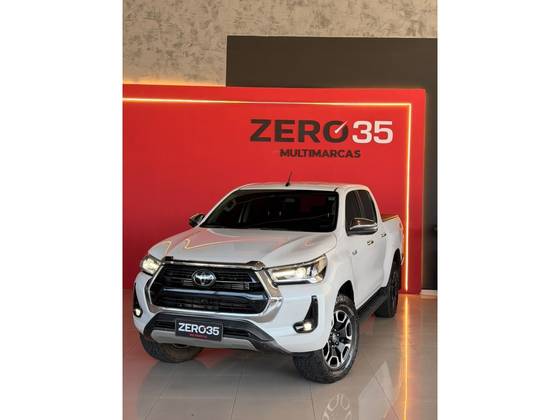 TOYOTA HILUX 2.8 D-4D TURBO DIESEL CD SR 4X4 AUTOMÁTICO TOYOTA HILUX 2.8 D-4D TURBO DIESEL CD SR 4X4 AUTOMÁTICO